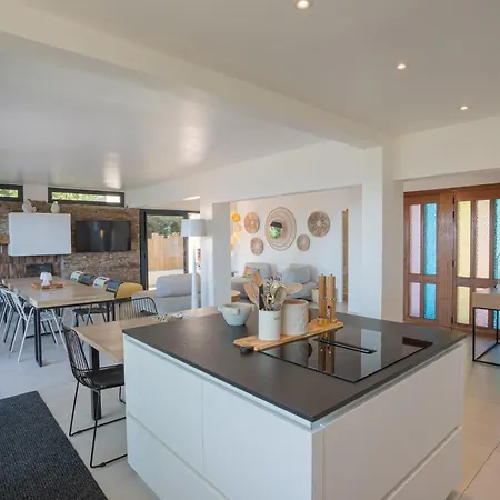 Villa Laeween By Terrys Homes *